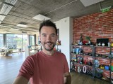 Selfies comparison: Galaxy Z Fold8 Ultra (internal) - 17mm, f/2.2, ISO 125, 1/100s (3648x2736px) - Samsung Galaxy Z Fold8 Ultra vs. Galaxy S26 Ultra