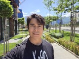 Selfies comparison, cover cameras: Galaxy Z Fold7 - 23mm, f/2.2, ISO 25, 1/542s (3648x2736px) - Samsung Galaxy Z Fold8 Ultra vs. Galaxy Z Fold7