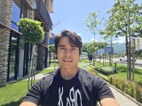 Selfies comparison, internal cameras: Galaxy Z Fold7 - 17mm, f/2.2, ISO 25, 1/547s (3648x2736px) - Samsung Galaxy Z Fold8 Ultra vs. Galaxy Z Fold7