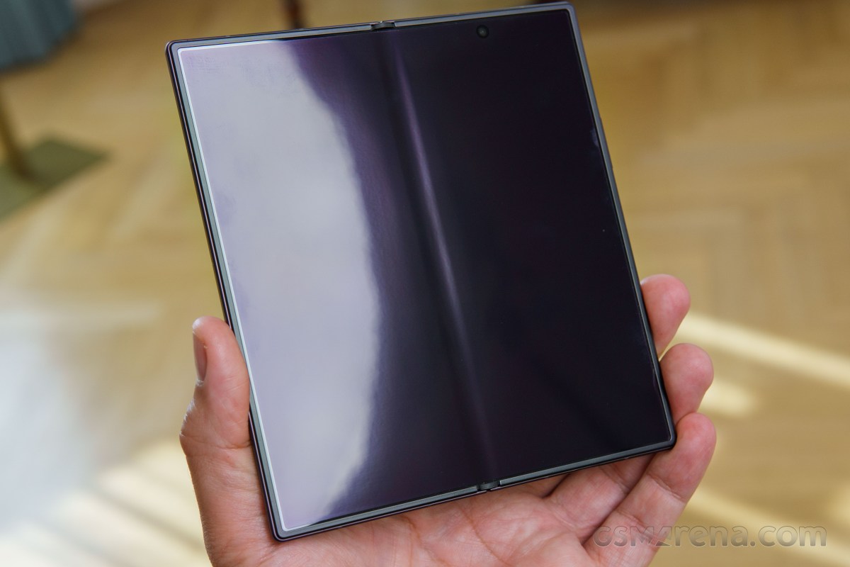 Z Fold8 Ultra display crease