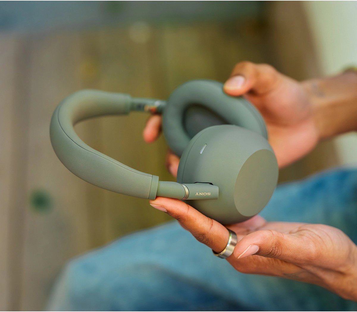 Sony adds an interesting new color to its WH-1000XM6 range