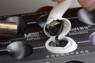 AirPods 5 teardown process (iFixit)