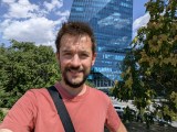 Selfies comparison: Pixel 11 - 21mm, f/2.2, ISO 49, 1/2519s (3648x2736px) - News 26 09 Google Pixel 11 vs. 11 Pro review
