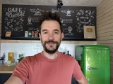 Selfies comparison: Pixel 11 - 21mm, f/2.2, ISO 77, 1/30s (3648x2736px) - News 26 09 Google Pixel 11 vs. 11 Pro review