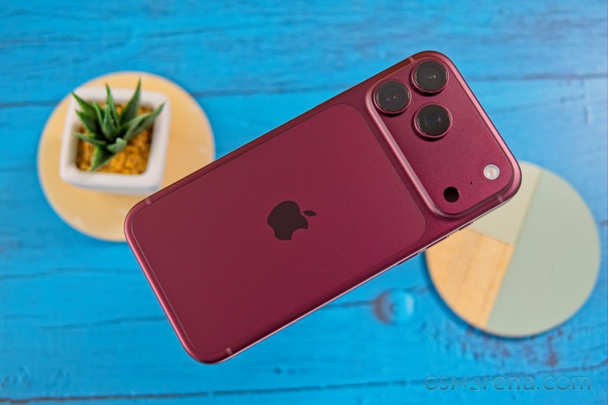 Apple iPhone 18 Pro Max in for review