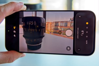 iPhone 18 Pro Max (f/1.48 vs f/4.0)