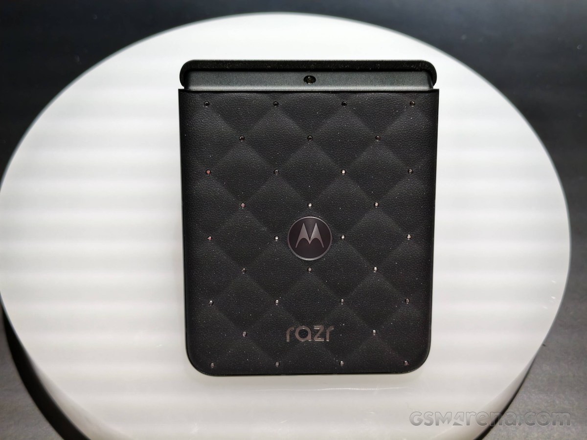  Motorola Edge 70 Plus, Razr 70 with Crystals, Watch Ultra hands-on
