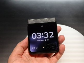 The Razr 70 in Crystals