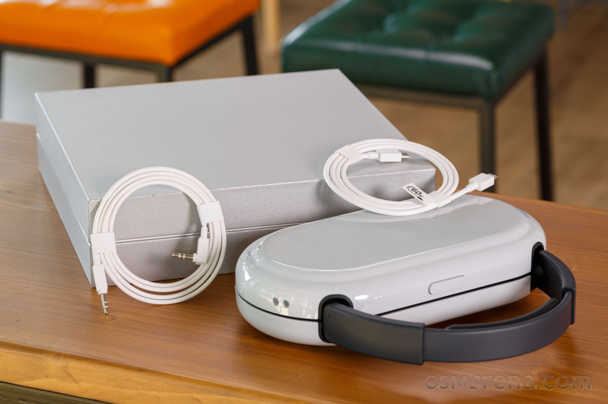 Nothing представила наушники Headphone (1) Pro: особенности конструкции и звук Наушники Nothing Headphone 1 Pro в комплектном чехле