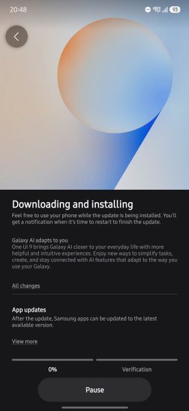 A Galaxy S25 (Korean unit) downloading the One UI 9 update