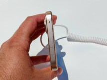 The NxtPaper slider is below the volume rocker and the power key (which is also the fingerprint reader)