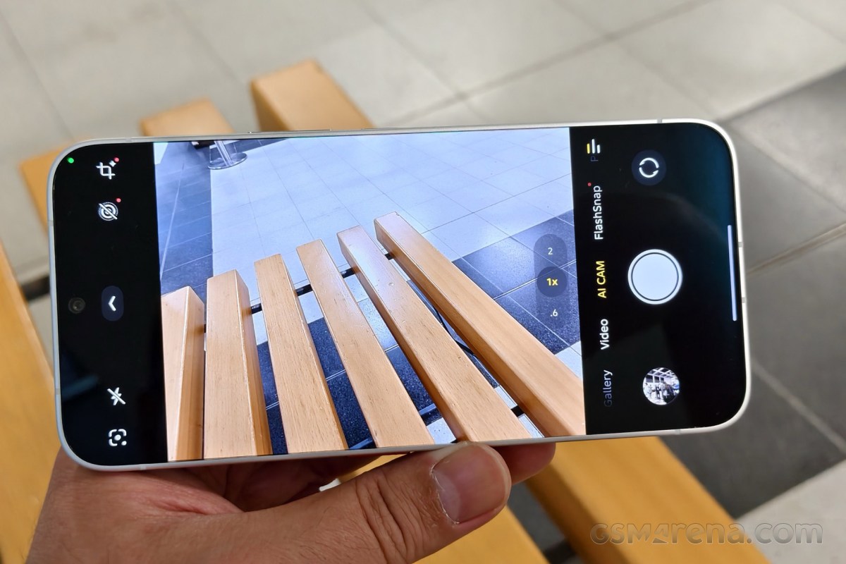 Tecno bezel-less concept phone hands-on