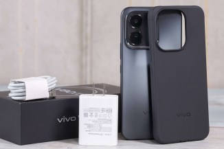 Unboxing the vivo V80 Lite