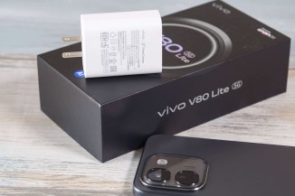 Unboxing the vivo V80 Lite