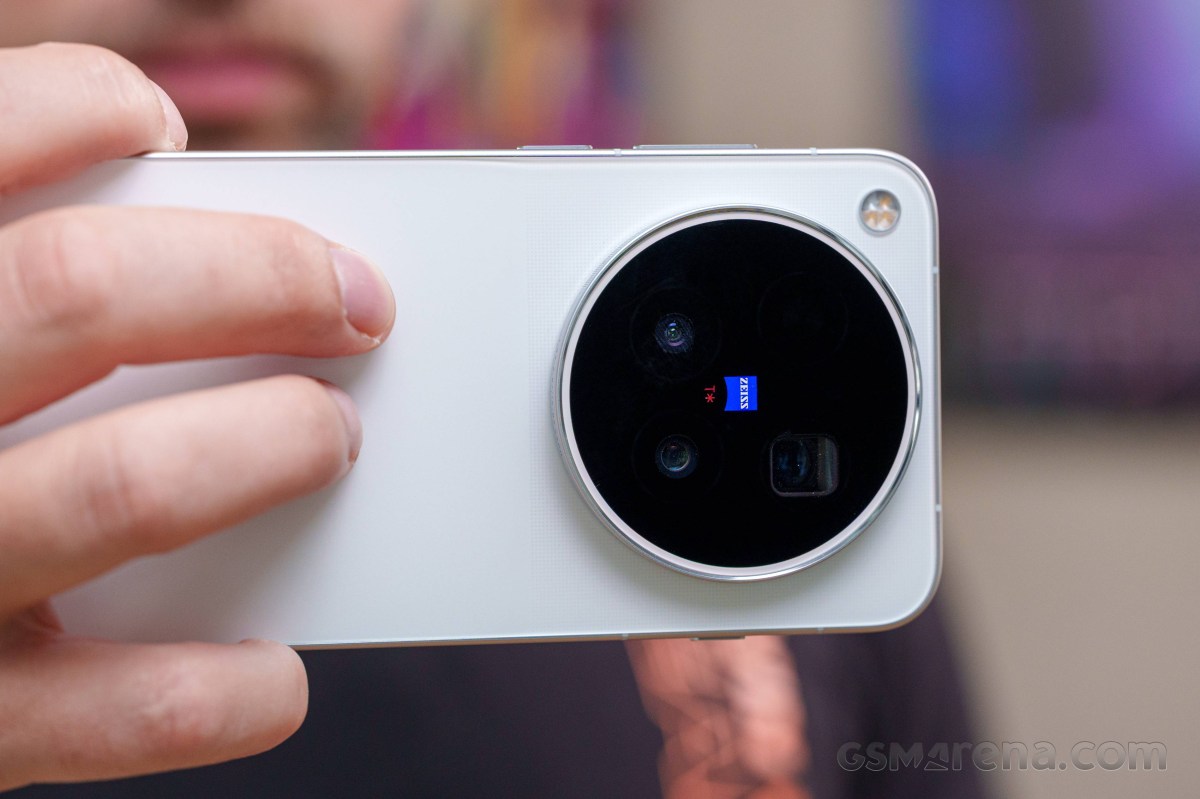 Распаковка и первый взгляд на vivo X500 Pro Max: характеристики и Creator Kit — иллюстрация 2 к материалу Распаковка и первый взгляд на vivo X500 Pro Max: характеристики и Creator Kit — иллюстрация 2 к материалу