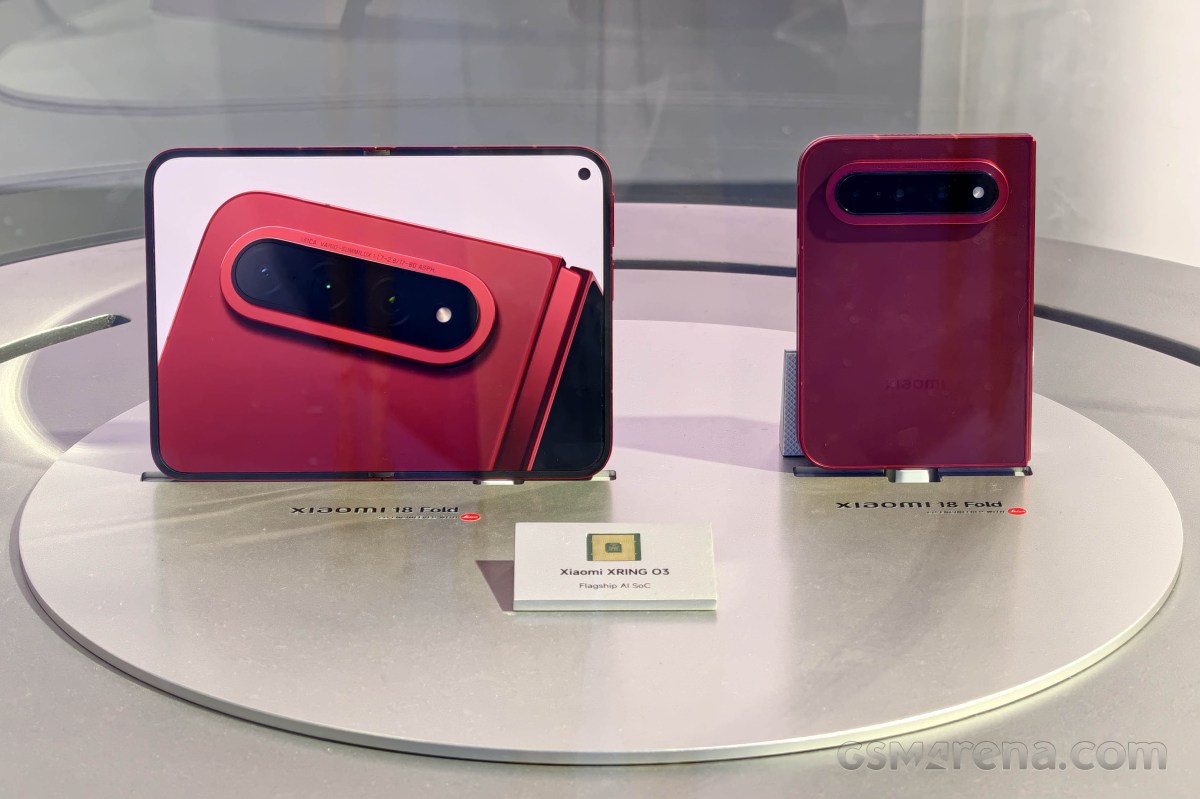 Eyes-on: Xiaomi shows the 18 Fold behind glass at IFA 