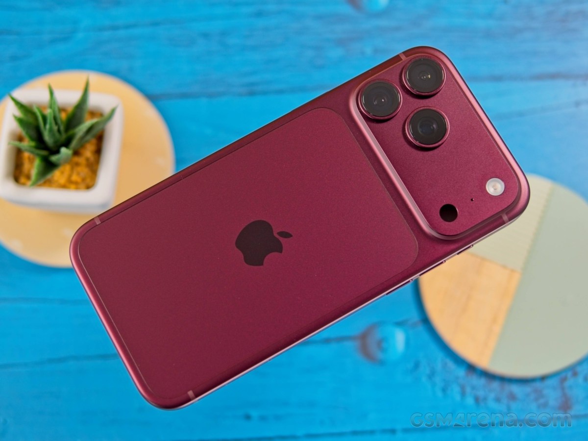 iPhone 18 Pro Max connectivity issue on AT&T isn't fixed by iOS 27.0.1 apparently