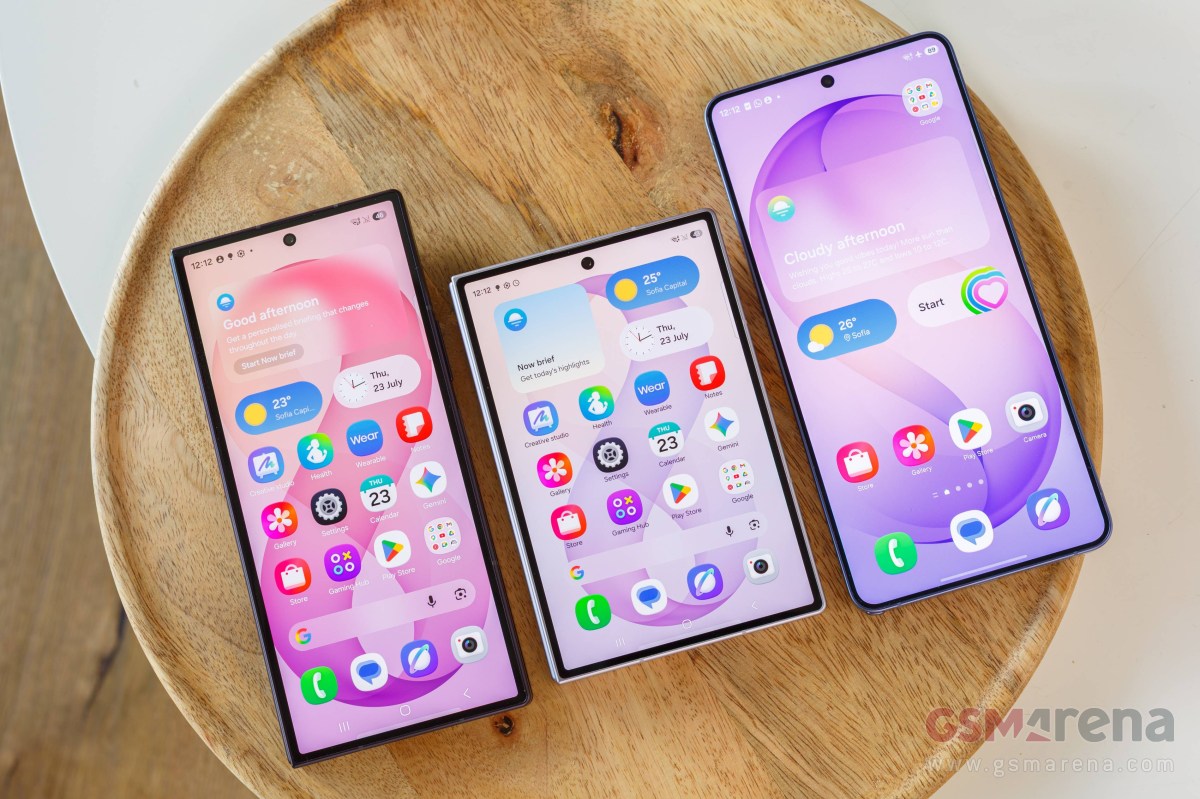 Galaxy Z Fold8 Ultra (left), Galaxy Z Fold8 (middle) and Galaxy S26 Ultra (right)