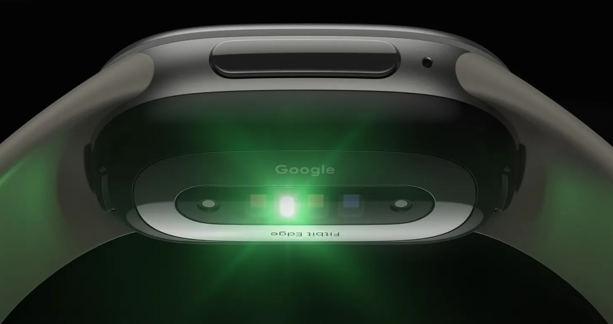 Google's new Fitbit Edge fitness tracker offers a screen and up to 7 days of usage