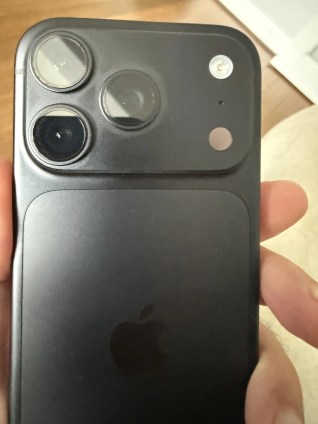 iPhone 18 Pro Max in Burgundy and Black