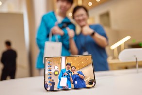 iPhone Duo launch at Apple Store Jing’an, Shanghai