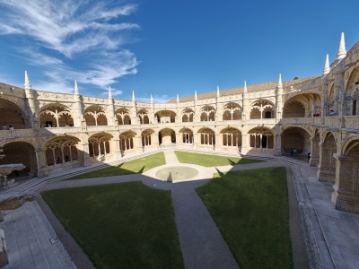 Oppo Find X10 Pro Max ultrawide (13mm, f/2.2, ISO 50, 1/213s, 5888x4416px)