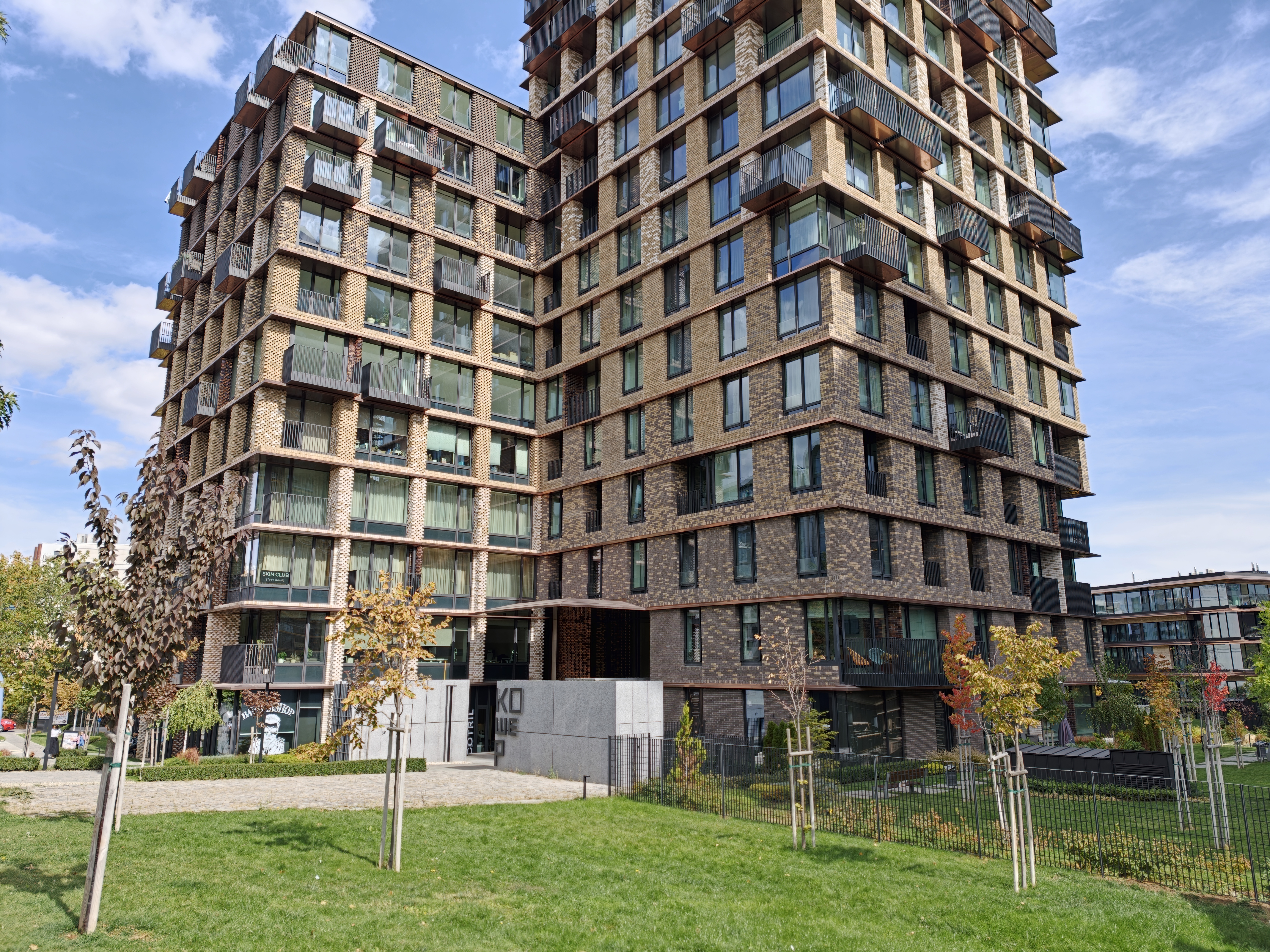 Oppo Find X10 Pro Max 1x - 24mm, f/1.5, ISO 50, 1/324s (5888x4416px) - News 26 10 Oppo Find X10 Series Camera Samples review