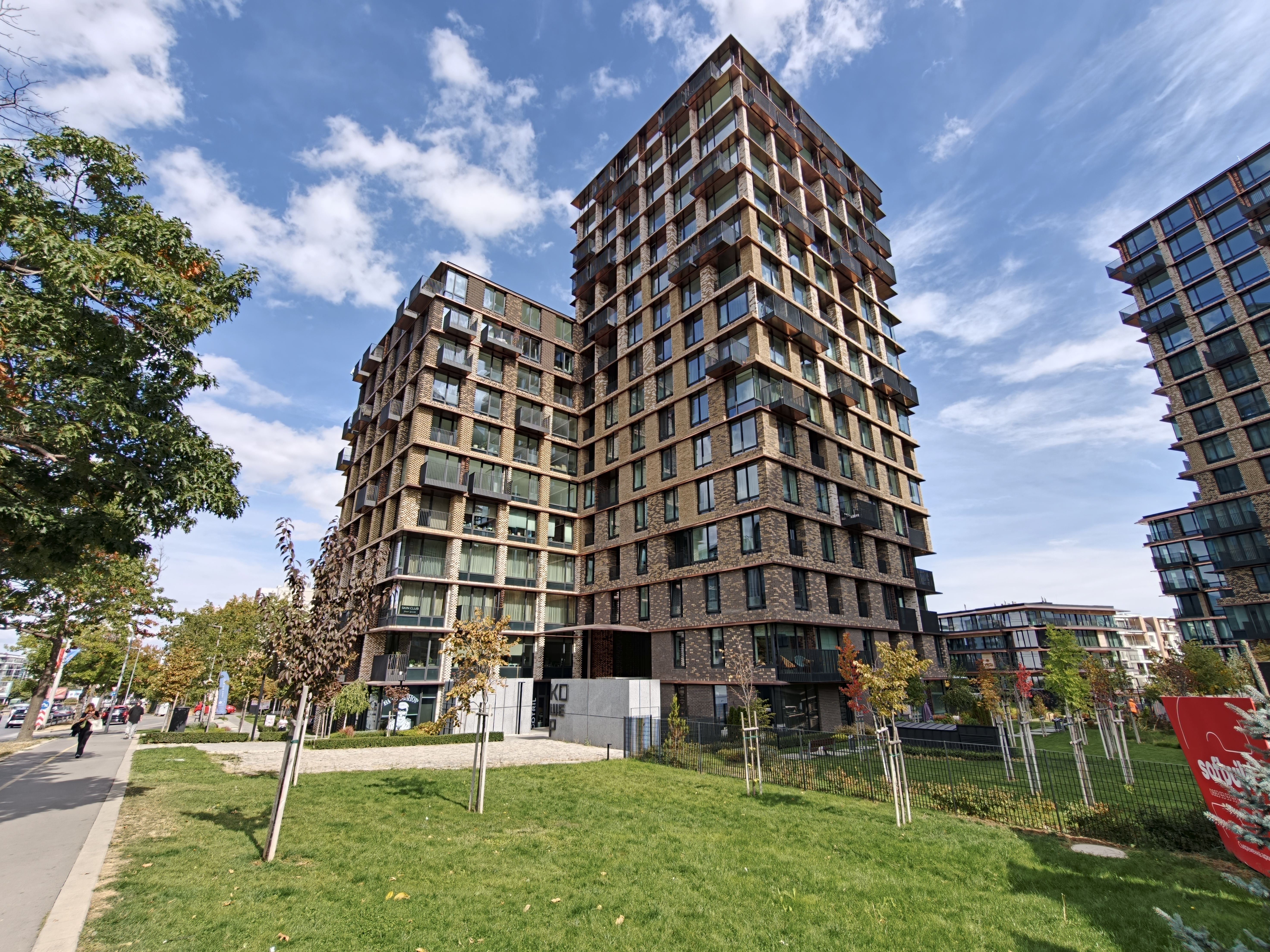 Oppo Find X10 0.6x - 15mm, f/2.0, ISO 50, 1/281s (5888x4416px) - News 26 10 Oppo Find X10 Series Camera Samples review