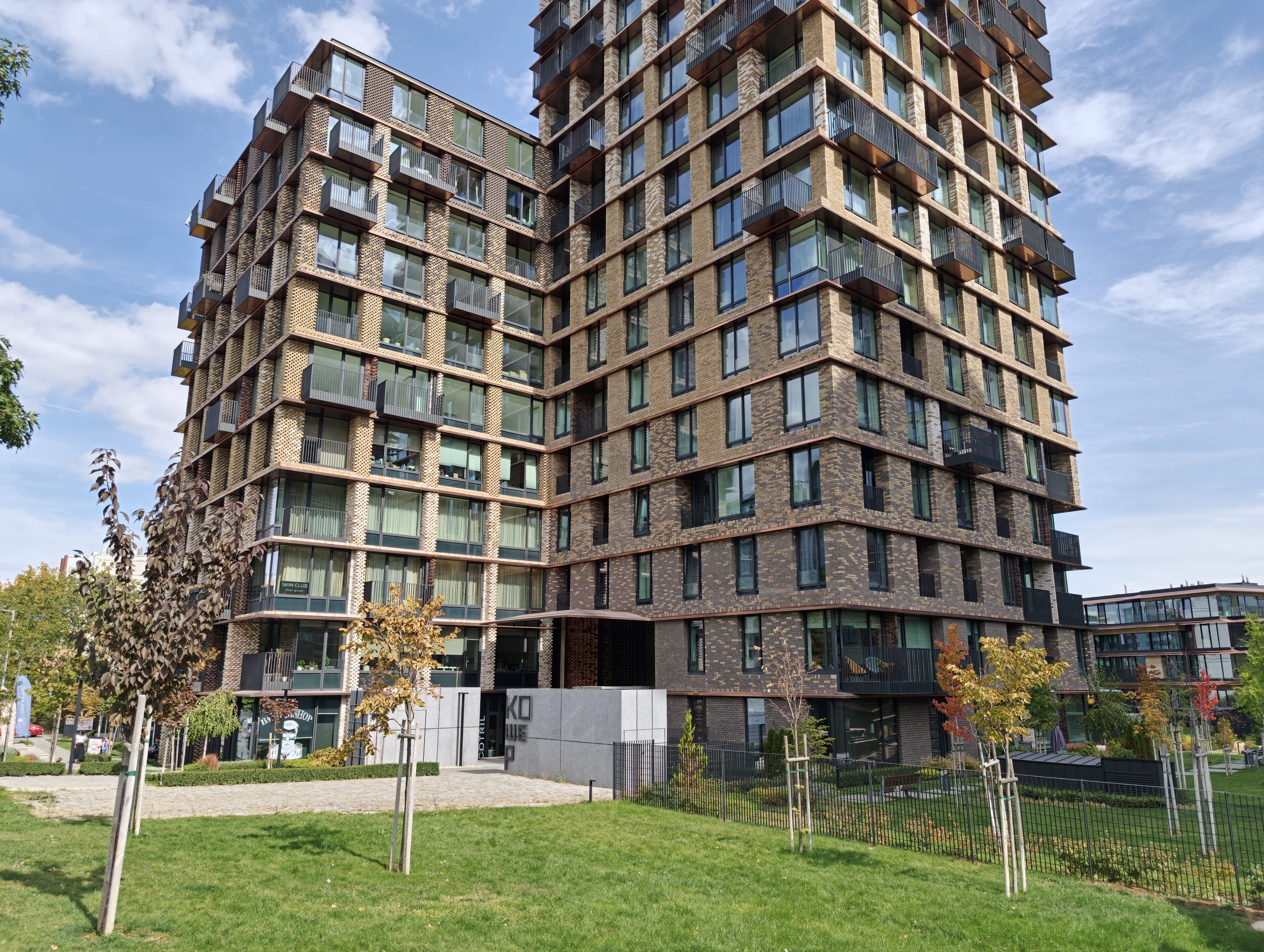 Oppo Find X10 1x - 23mm, f/1.6, ISO 50, 1/246s (5780x4352px) - News 26 10 Oppo Find X10 Series Camera Samples review