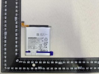 Samsung Galaxy S27 Ultra (left) and S27 Pro (right) batteries at Safety Korea