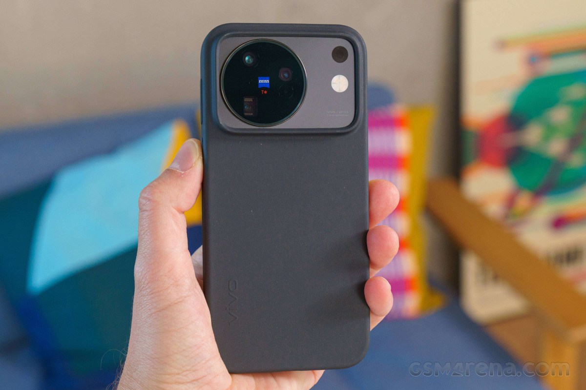 vivo X500 unboxing and hands-on
