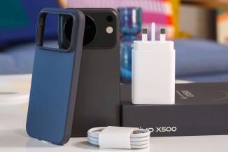 Unboxing the vivo X500