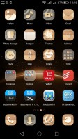 The homescreen keeps all your apps with only folders available for organization - Huawei G8 review