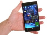 Microsoft Lumia 950 XL review: Handling the Lumia 950 XL