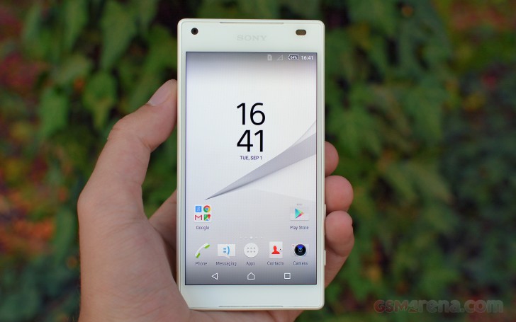 flexibel Absoluut Zaklampen Sony Xperia Z5 Compact review: The overachiever - GSMArena.com tests