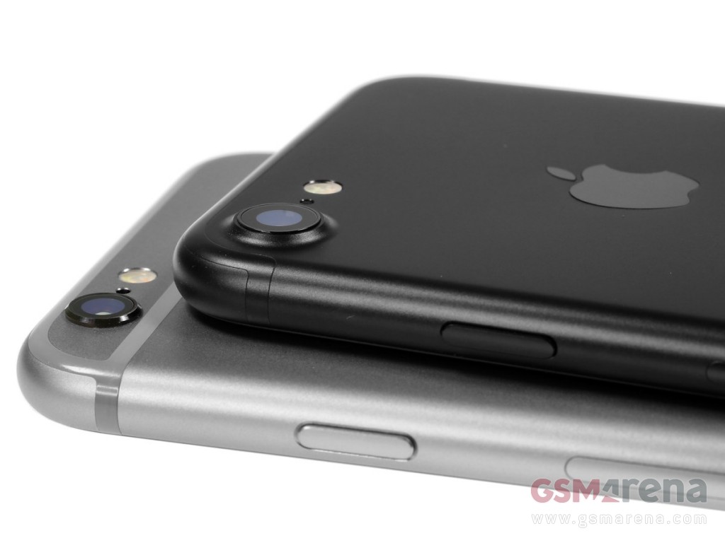 Apple iPhone 7 pictures, official photos