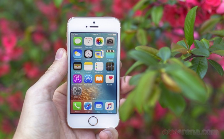 Review: Apple iPhone SE 2016