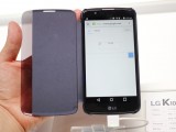 LG K10 in indigo flavor and its dedicated flip cover - CES2016 LG review