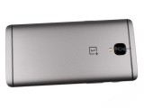 OnePlus 3T's camera sticks out a bit - Oneplus 3T vs. Google Pixel XL