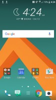 Default home screen - HTC 10 Review review