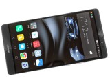6-incher on the front - Huawei Mate 8 review