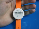 A reboot button on the back of the charger - Huawei Fit hands-on