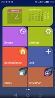 Simple homescreen with a tiled interface - Huawei Nova Plus review