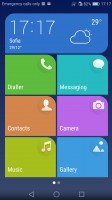 Simple homescreen with a tiled interface - Huawei nova review