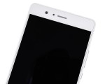 8MP selfie camera, sensors and notification LED above - Huawei P9 lite review