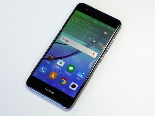 The front of the Huawei Nova is sexy