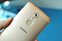 16MP camera and fingerprint reader on the back - ZTE Axon 7 mini review