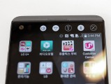 A look at the front and its two displays - LG V20 Hands-on