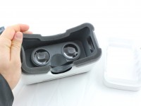The packaging is very cool and converts to a VR headset - MWC2016 Alcatel  review