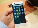 The 5'' 720p screen is still very good - MWC 2016 Sony review